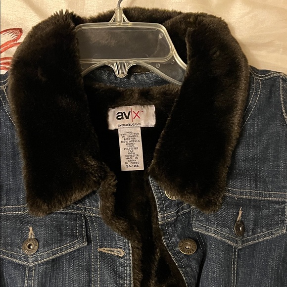 Women's Denim Jacket with Faux Fur Collar and Warm Lining -Size 26/28 - Picture 2 of 9